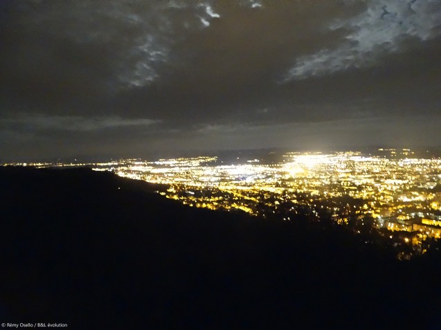 Photo de Clermont Ferrand de nuit